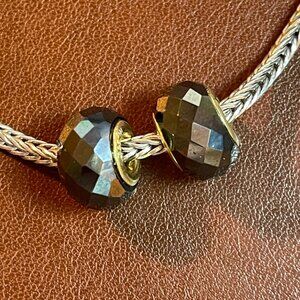 TWO Michael Valitutti Gems en Vogue barrel-shaped hematite charms 925 silver 18k